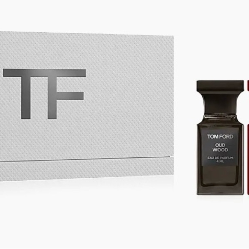 Tom Ford Oud Wood Eau De Parfum - Black